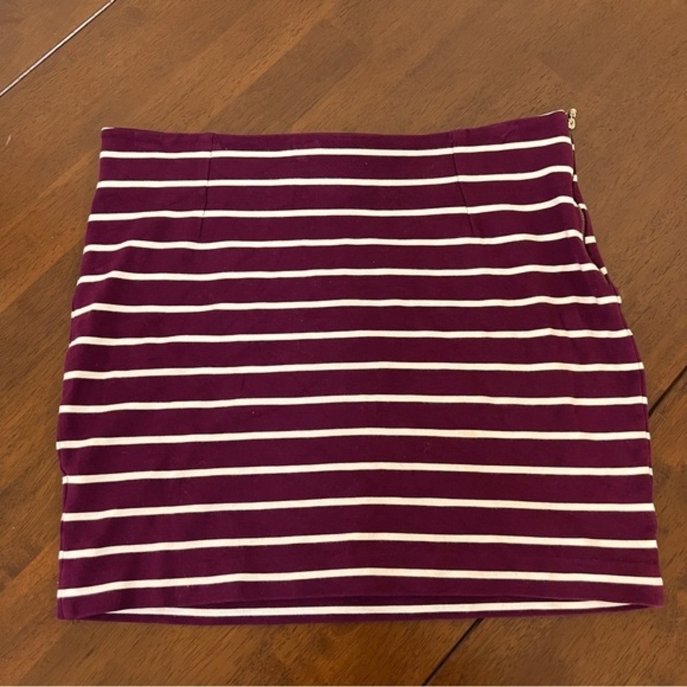 Banana Republic Factory Purple and White striped casual mini skirt side zip